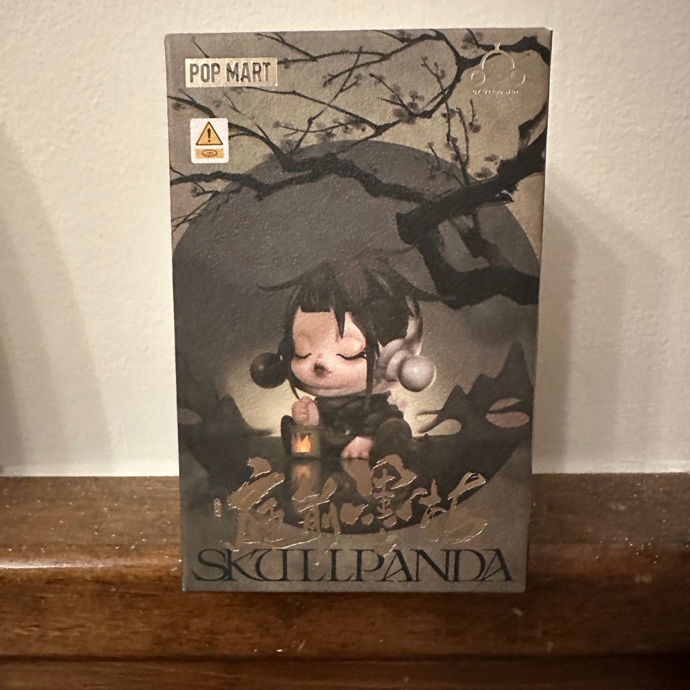 POP MART SKULLPANDA The Ink Plum Blossom Series blind box Sealed